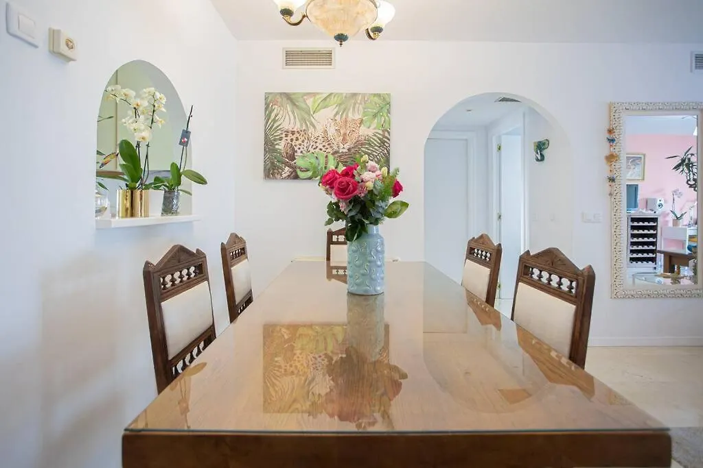 Marbella, Acogedor Apartamento. Spain